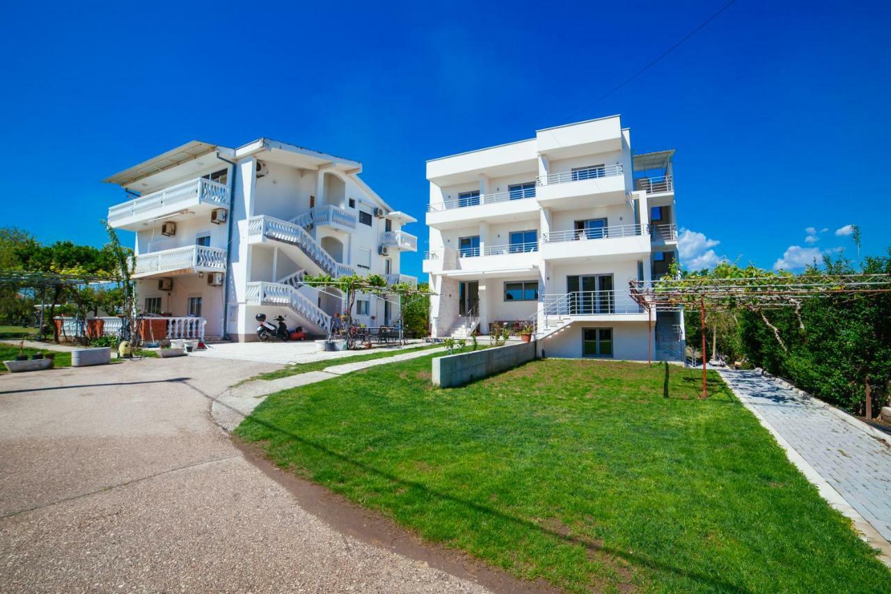 Adriatica Sea & Sun Bed and Breakfast Ulcinj Exteriör bild