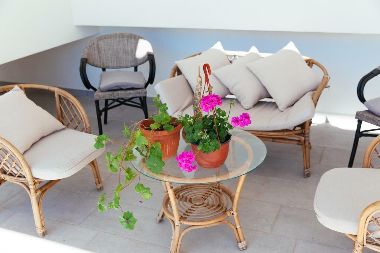 Adriatica Sea & Sun Bed and Breakfast Ulcinj Exteriör bild