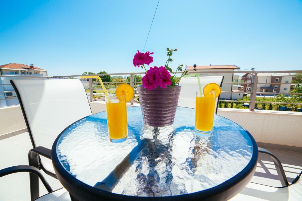 Adriatica Sea & Sun Bed and Breakfast Ulcinj Exteriör bild