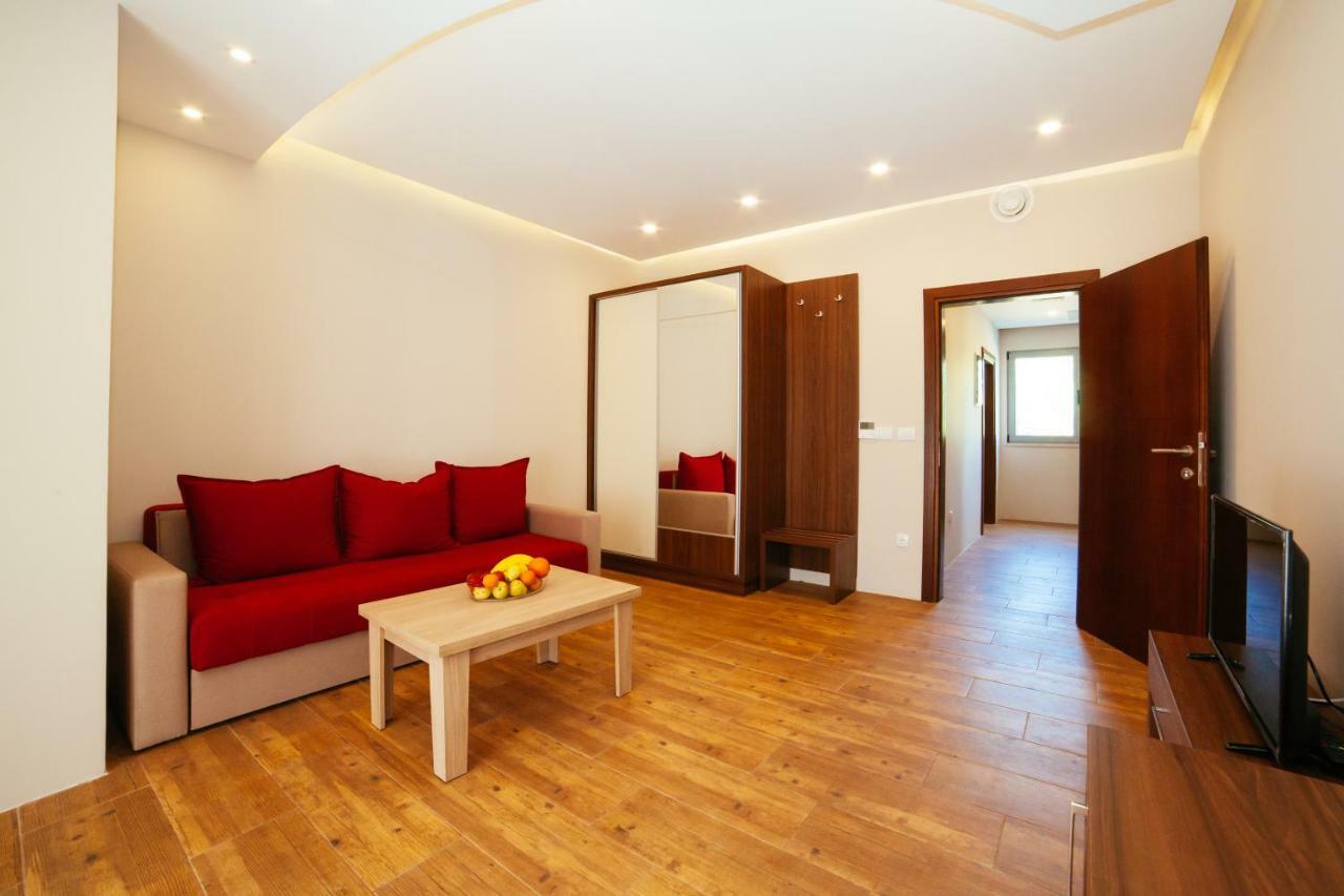 Adriatica Sea & Sun Bed and Breakfast Ulcinj Exteriör bild