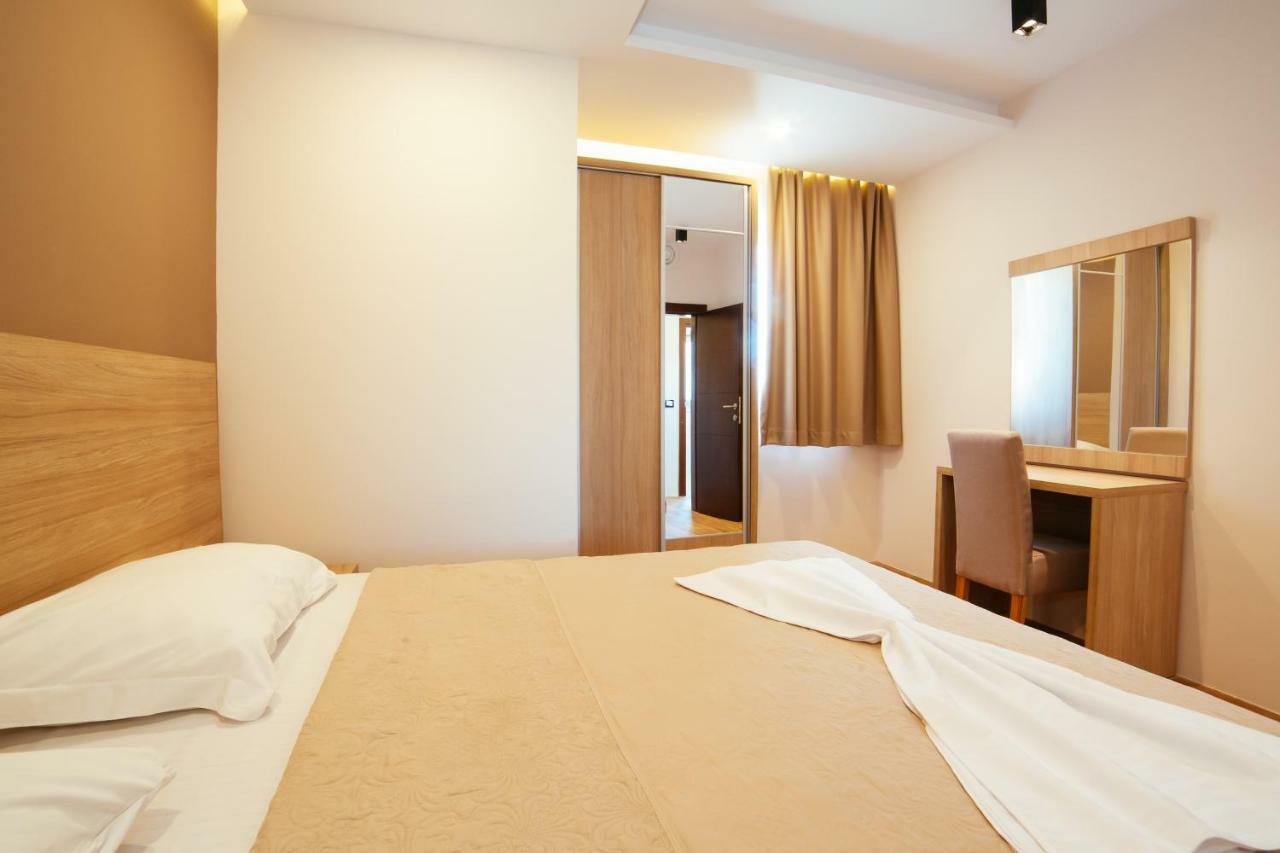 Adriatica Sea & Sun Bed and Breakfast Ulcinj Exteriör bild