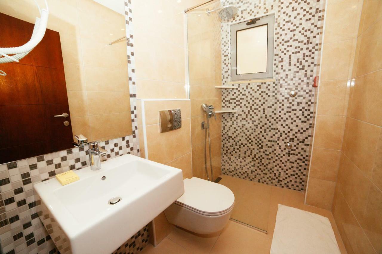 Adriatica Sea & Sun Bed and Breakfast Ulcinj Exteriör bild